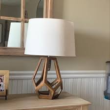 Anticoarte - Modern Faceted Wooden Desk Lamp