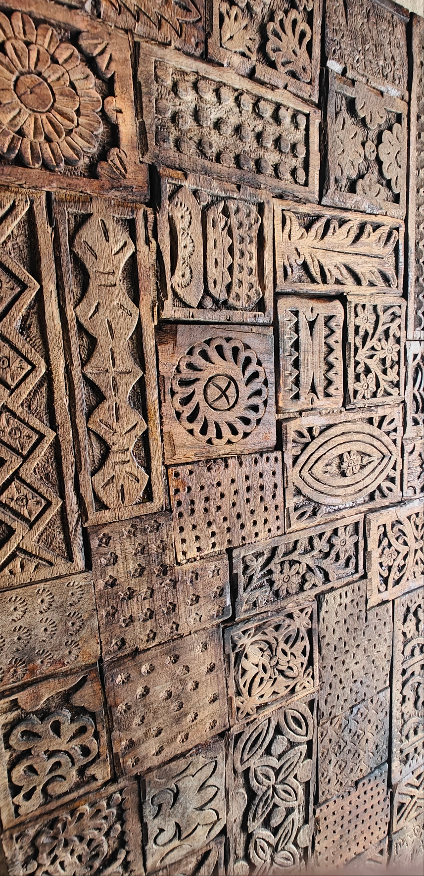 Vanvaasi Echoes – Tribal Wooden Mosaic Panel
